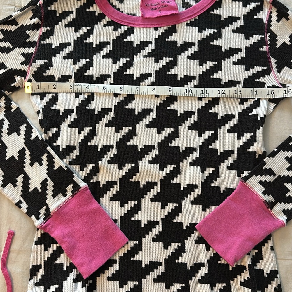 Victoria's Secret Pajama Set - Black and white Houndstooth - Picture 4 of 11